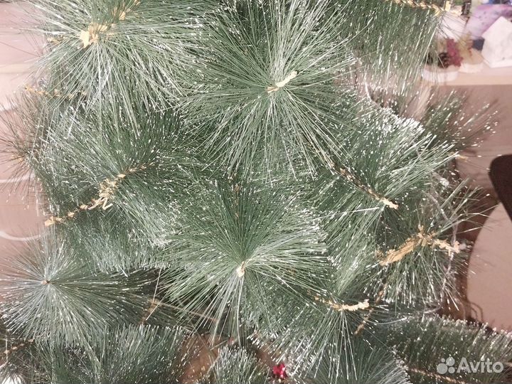 Ель искуственная бу 150 см. Без игрушек