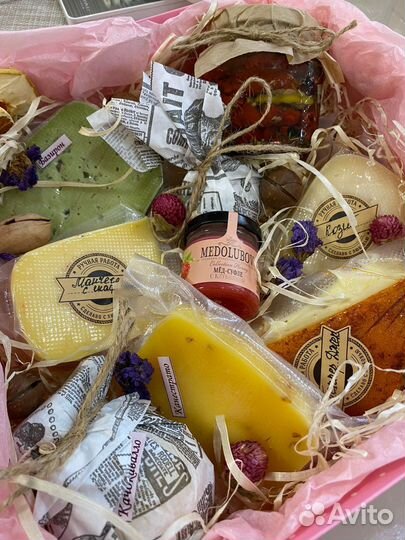 Крафтовый сыр, вяленые помидоры в масле