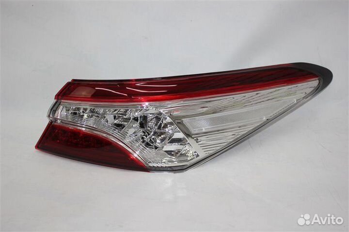 Фонарь задний LED правый Toyota Camry V70 V75