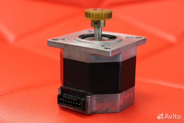 Шаговый двигатель Powermax 1.8 step motor