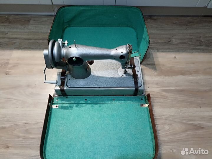 Швейная машинка Подольск ручная