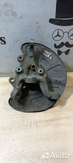 Кулак передний левый Mercedes-Benz E-Class E250