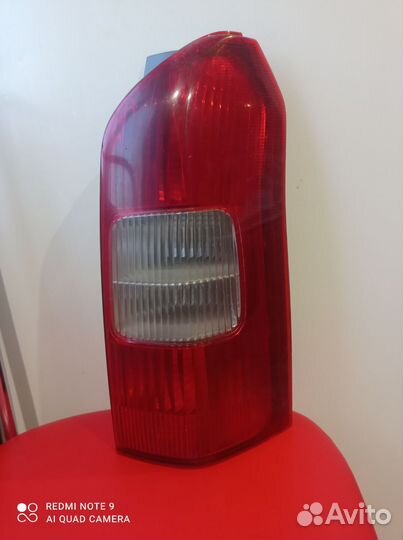 Фонарь задний правый toyota probox