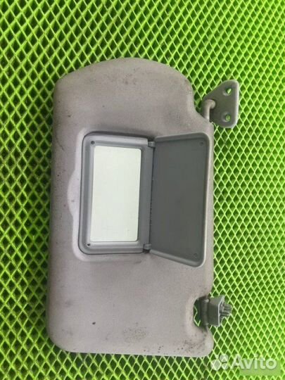 Козырек солнцезащитный левый Nissan Cube 1