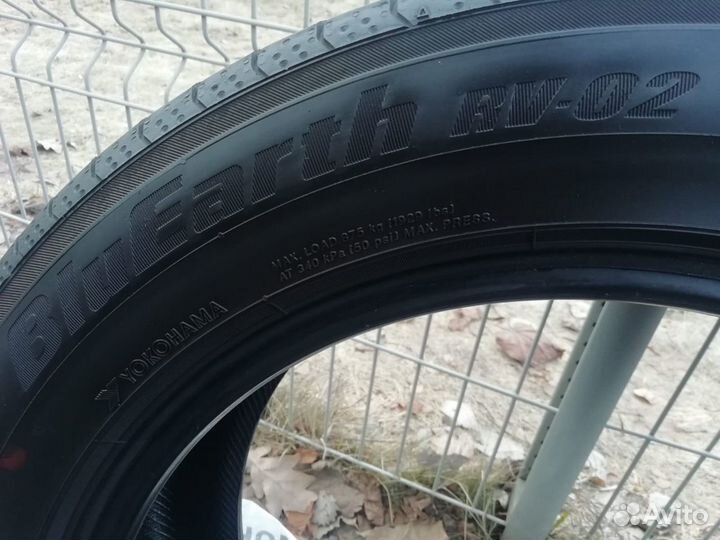 Yokohama BlueEarth RV02 235/55 R17 103W