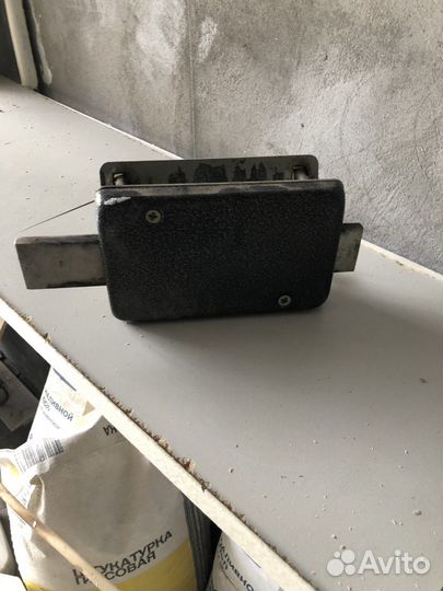 Продам замок