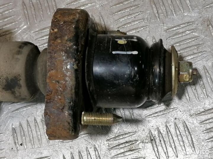 Опора заднего амортизатора Mitsubishi Lancer 9