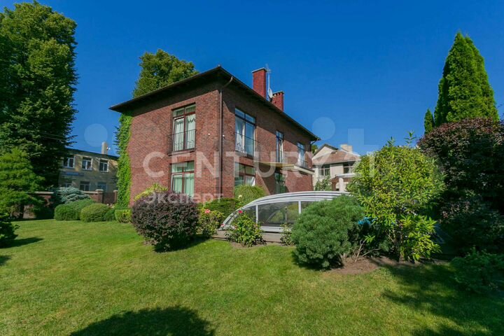 Дом 206,4 м² на участке 8 сот.