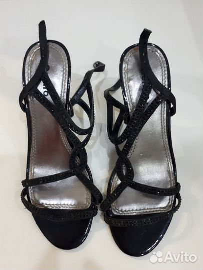 Босоножки женские черные блестящие