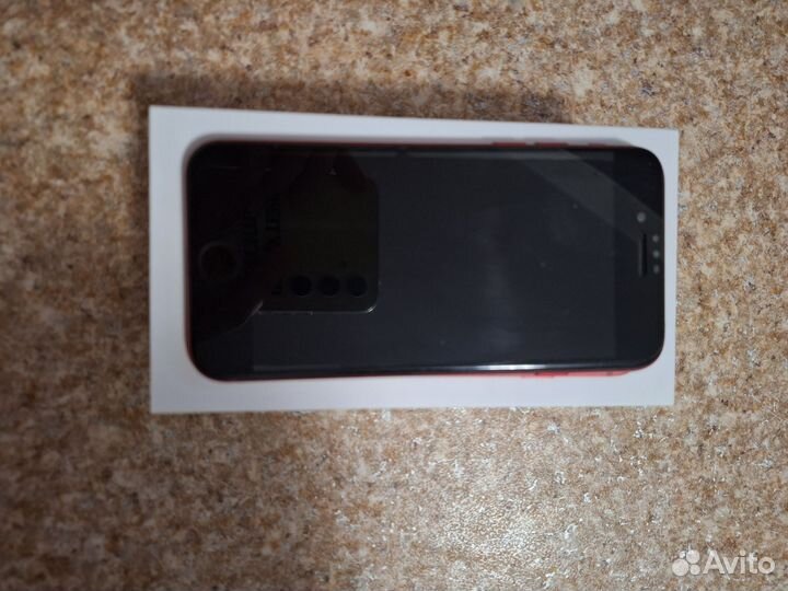 iPhone SE, 64 ГБ