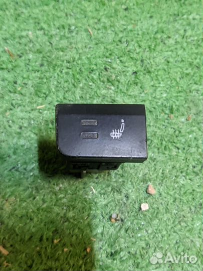Кнопка обогрева сидений Volkswagen Polo Mk5 2012
