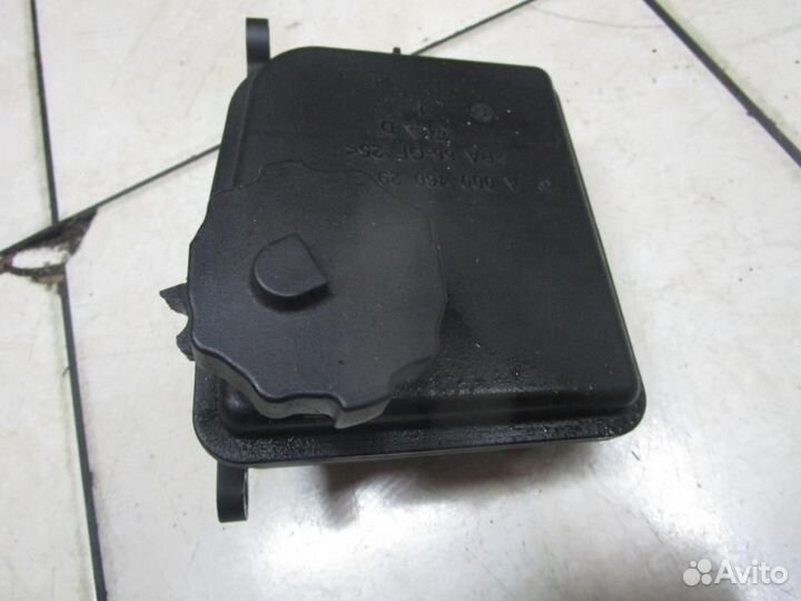 Бачок гура w204 C-class 271.860 (D)