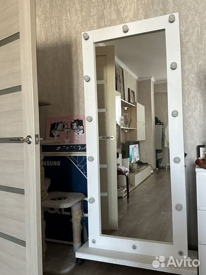 Гримерное зеркало напольное