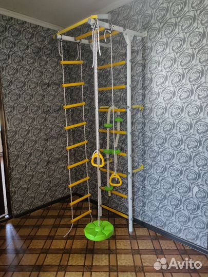 Шведская стенка с турником