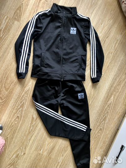 Спортивный костюм adidas унисекс