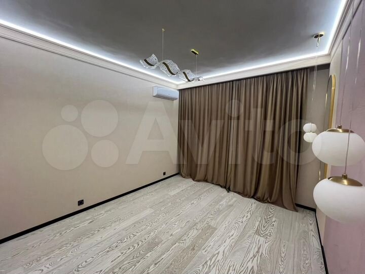 2-к. квартира, 71 м², 22/28 эт.