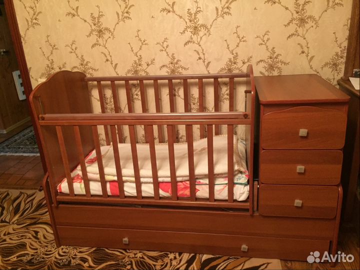 Продам кровать детскую