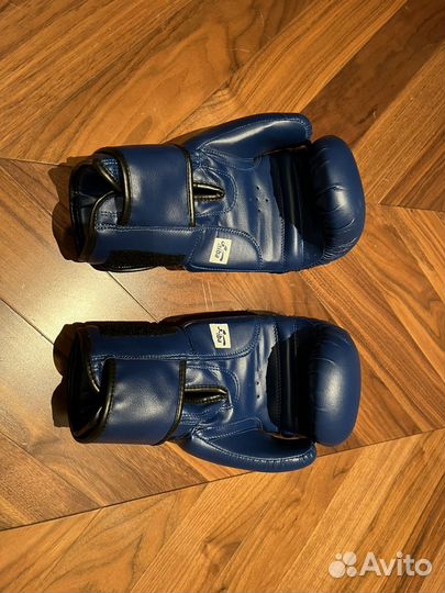 Боксерские перчатки 14 oz