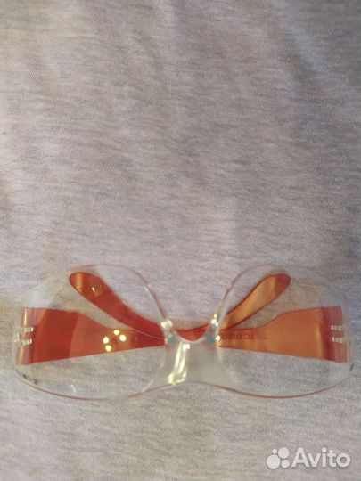 Каска, очки, маска, спецодежда