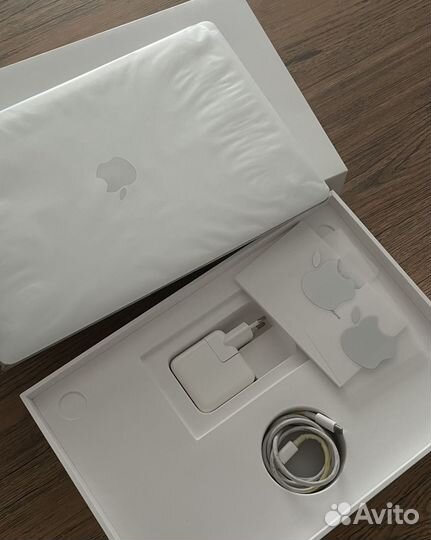 Macbook Air (2020) a2179 Silver