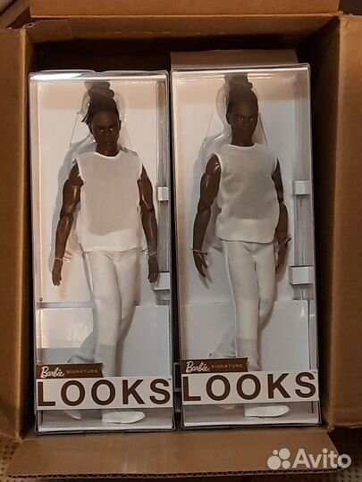 Barbie Signature Looks Doll Лукс