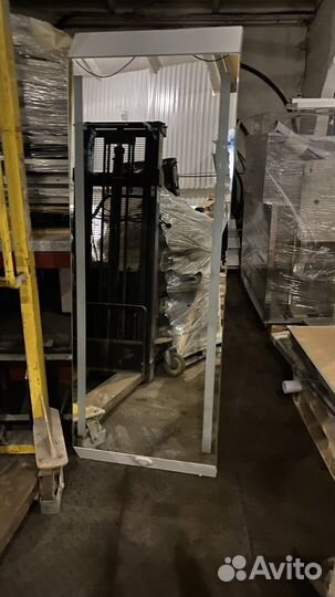 Зеркало с подсветкой на металле