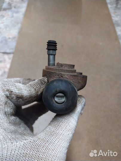 Рабочий задний тормозной цилиндр на УАЗ