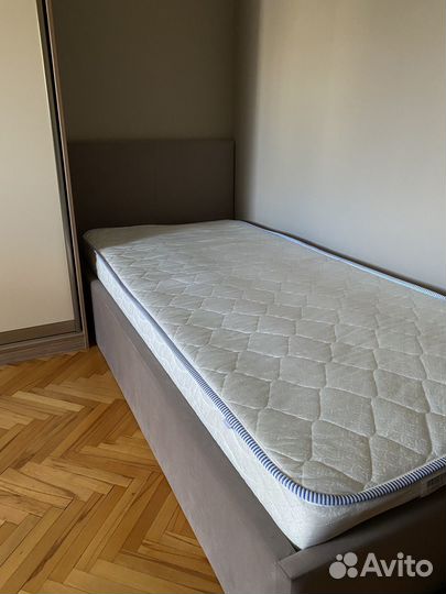 Средне-жесткий матрас 90х200