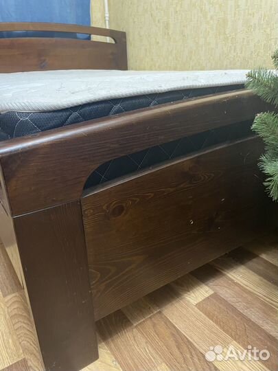 Кровать с матрасом 140 200