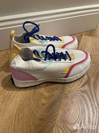 Кроссовки для девочки