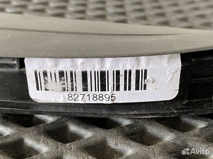 Резинка спойлера Volvo FH4 82718895