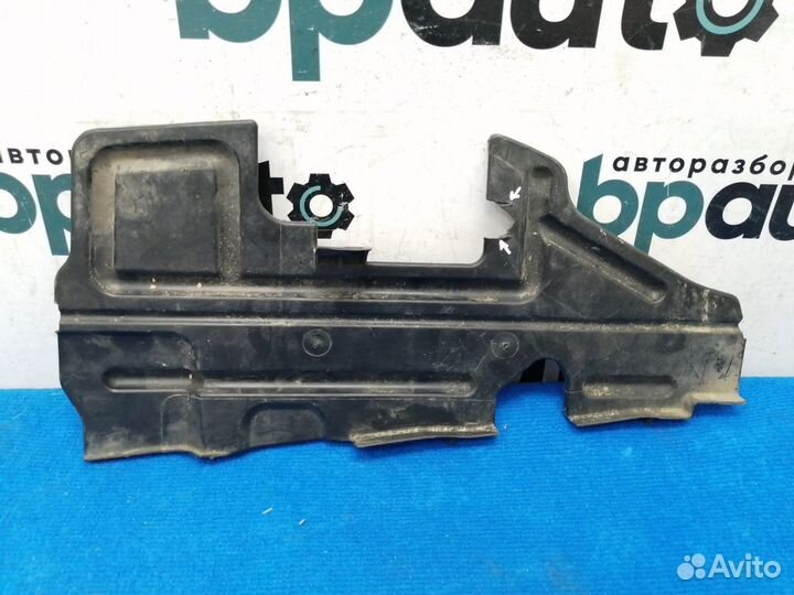 Направляющая воздушного потока дефлектор радиатора