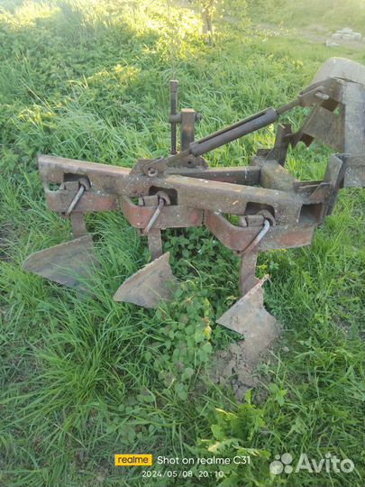 Плуг для трактора