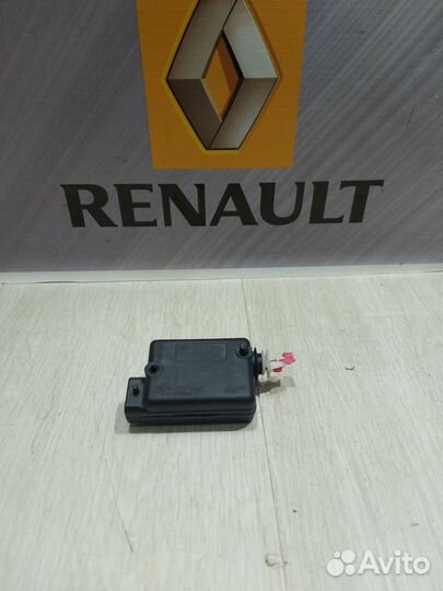 Активатор доводчик замка Renault sandero