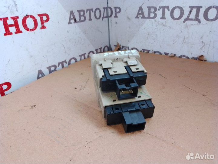 Кнопка открывания багажника Jaguar S-Type 3.0 2001