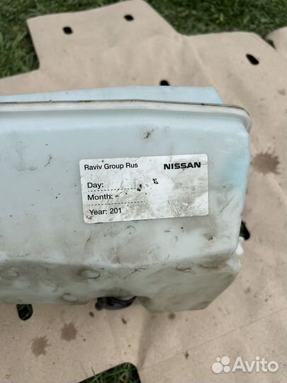 Бачок омывателя с моторчиком Nissan Almera G15