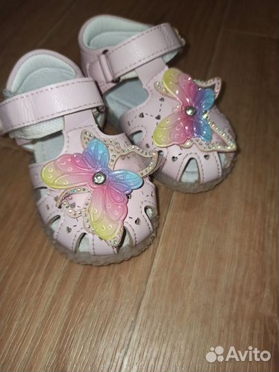 Сандалии для девочки