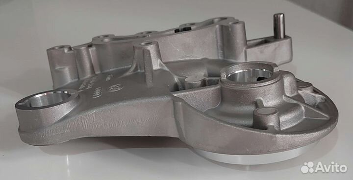 Кронштейн опорный распредвала 06H103144K