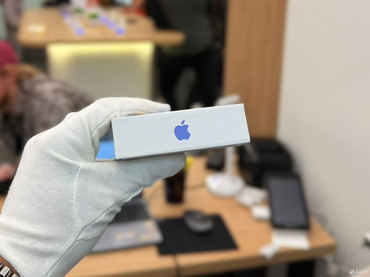 iPhone 16, 256 ГБ, SIM + eSIM