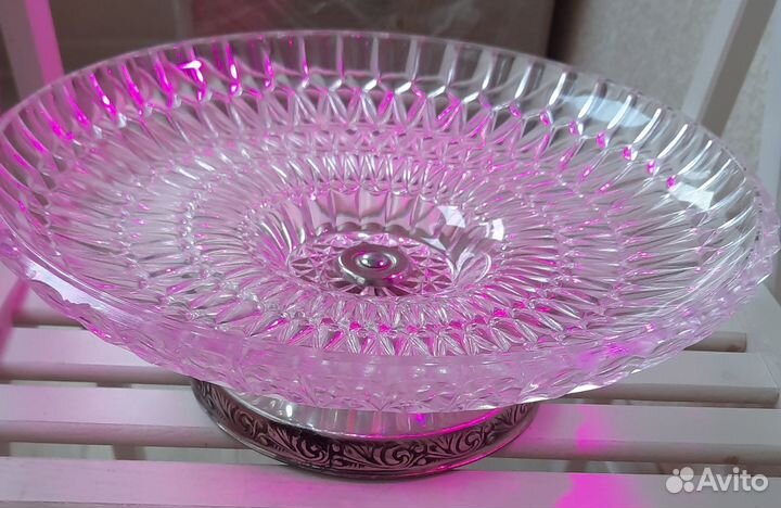 Блюдо на ножке фарфор