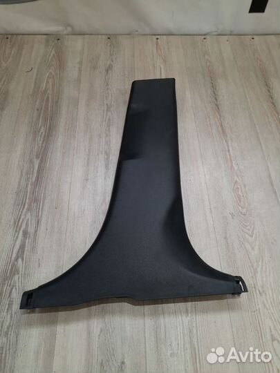 Обшивка средней стойки накладка ремня безопасности