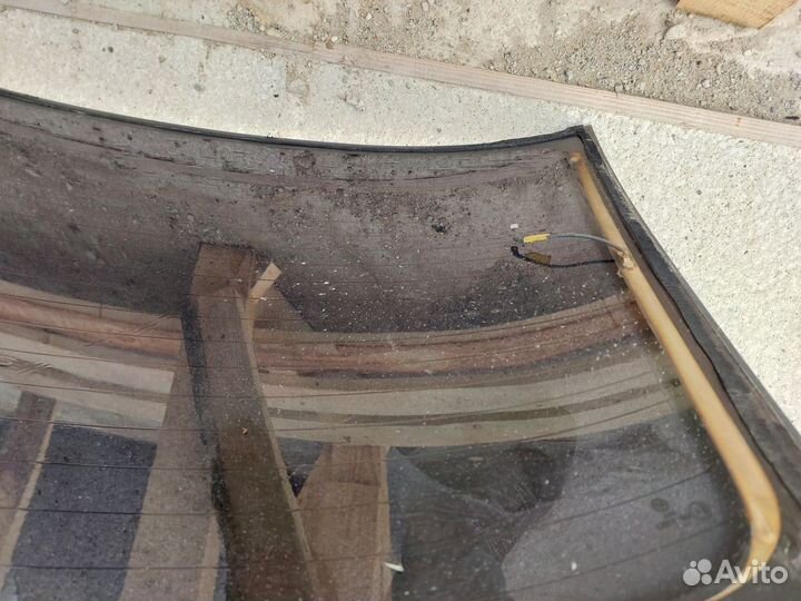 Стекло заднее Volkswagen Polo