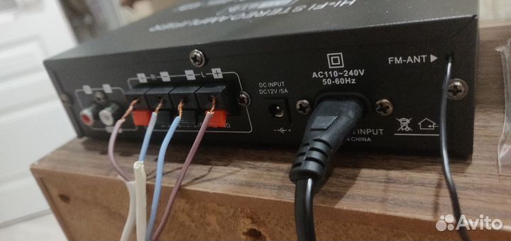 Усилитель звука с блютуз, тюнером и флешкой