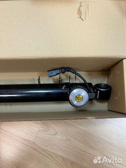 Задний амортизатор audi Q5 8K0513026J