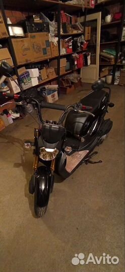 Скутер Vento Naked