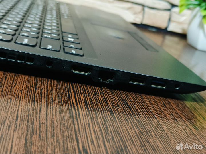 Ноутбук Lenovo 4 ядра 4Гб SSD 256