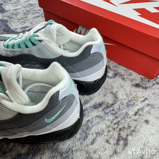 Nike Air Max 95 Tiffany оригинал