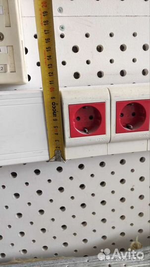 Розетка в кабель канал с рамкой