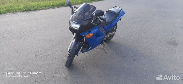 Kawasaki zzr 250