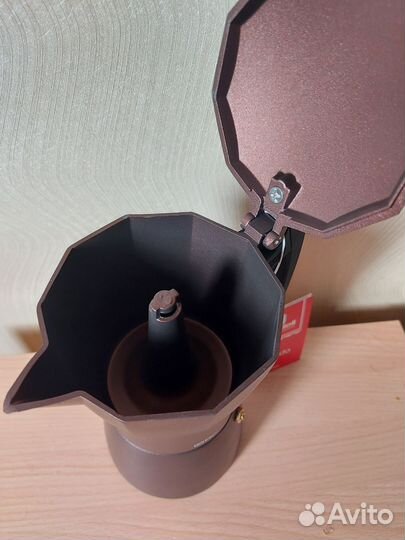 Гейзерная кофеварка Rondell Kortado, 9 чашек